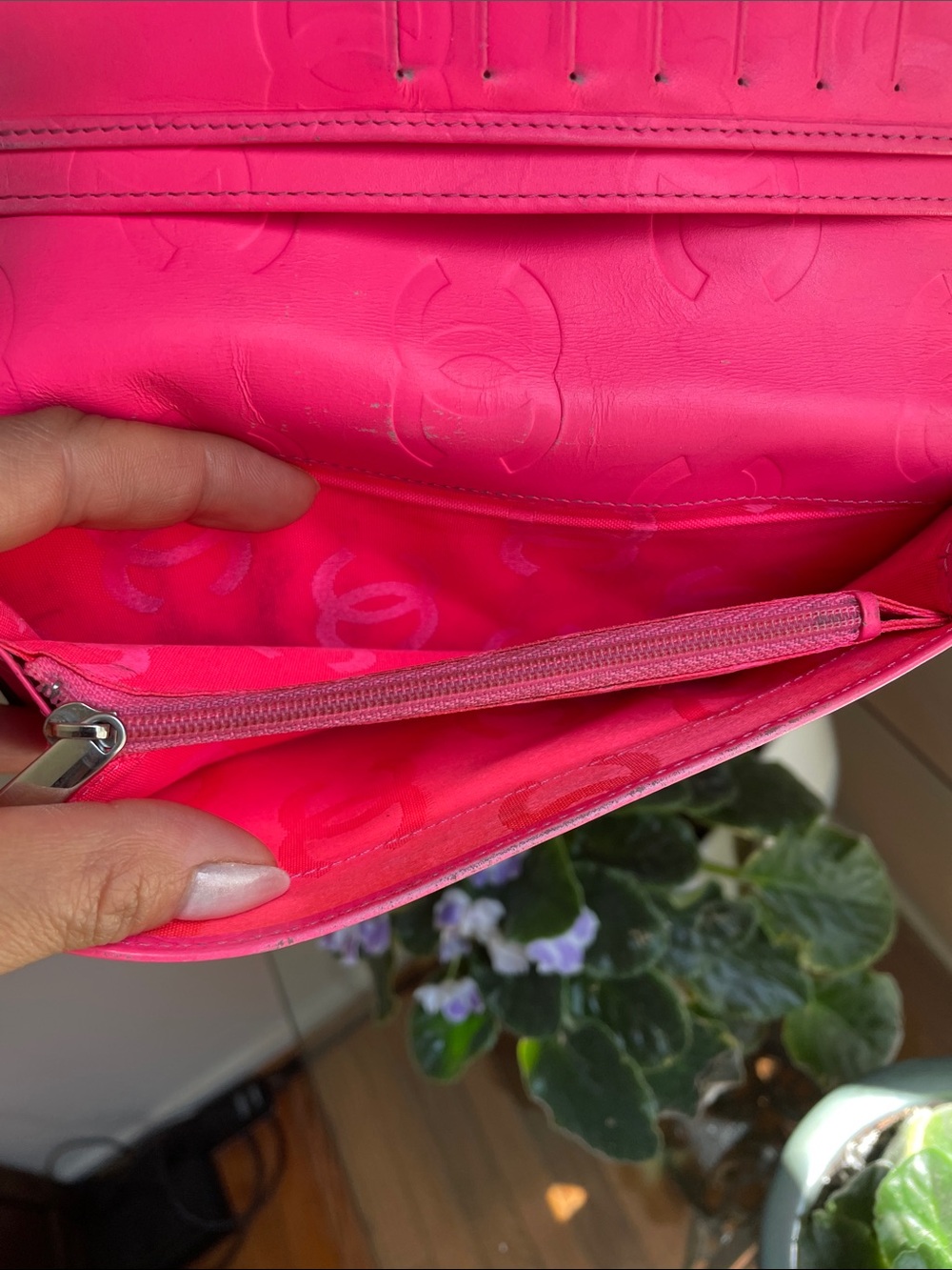 CHANEL Black Quilted CC Logo Wallet - Picture 11 of 13